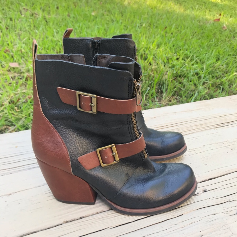 Kork-Ease Leather Buckle Richard Ankle Boots 7